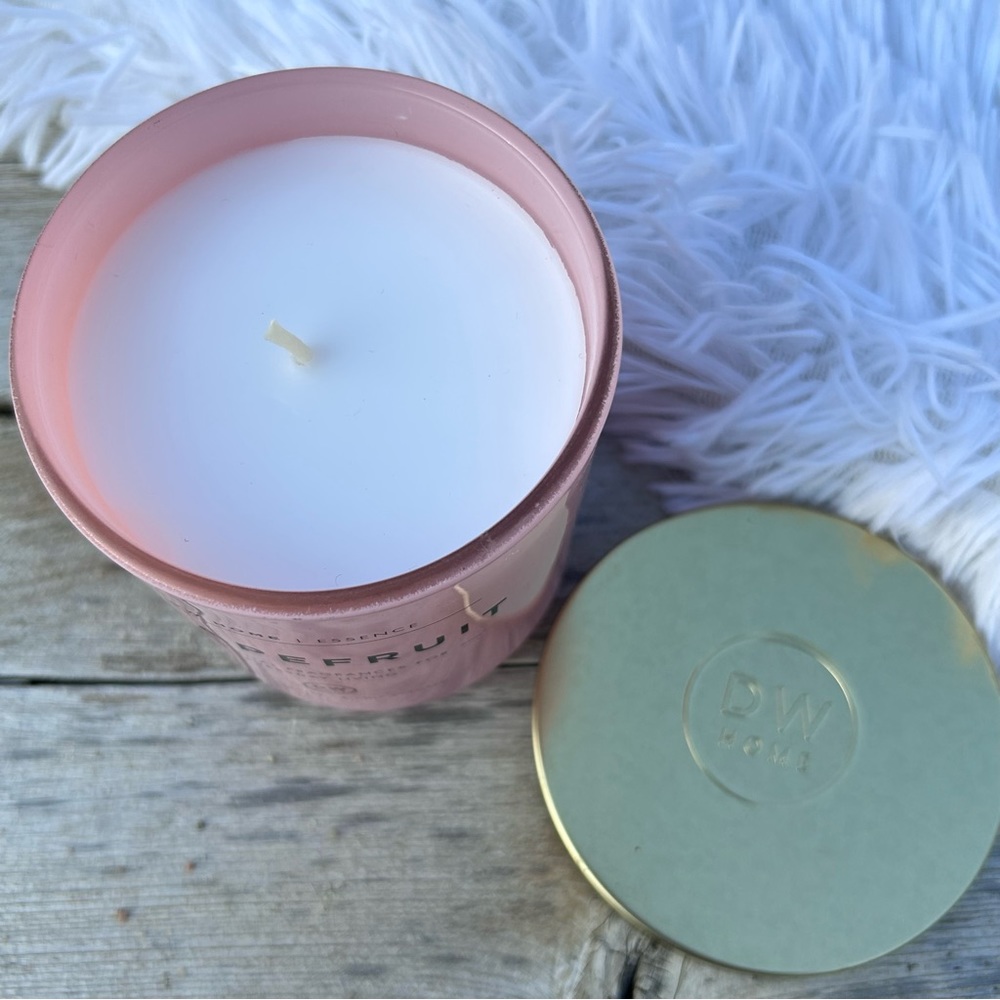 DW Home Grapefruit 9 oz Single Wick Pink Jarred Candle with Lid NEW - Picture 5 of 8